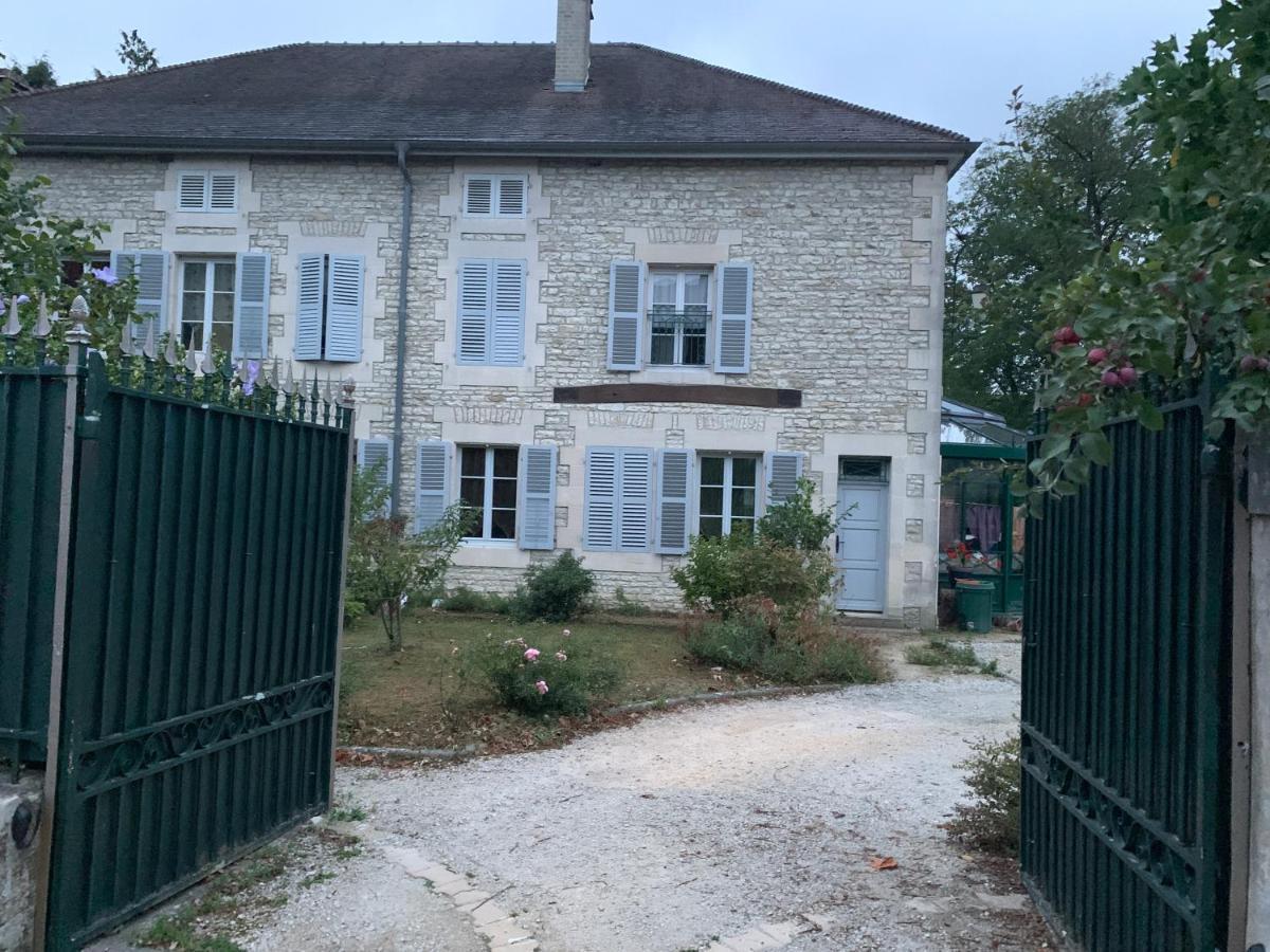 Chambres D'Hotes Dans Une Maison De Caractere Mussey-sur-Marne Eksteriør billede